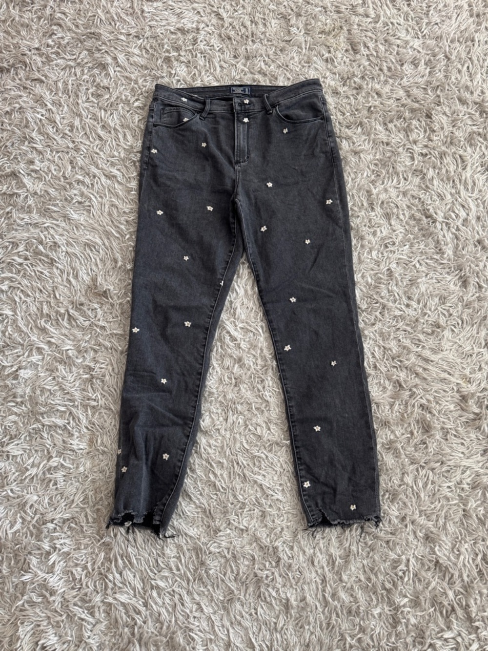 Abercrombie & Fitch Black Skinny Jeans with White Floral Embroidery size 12 chic
